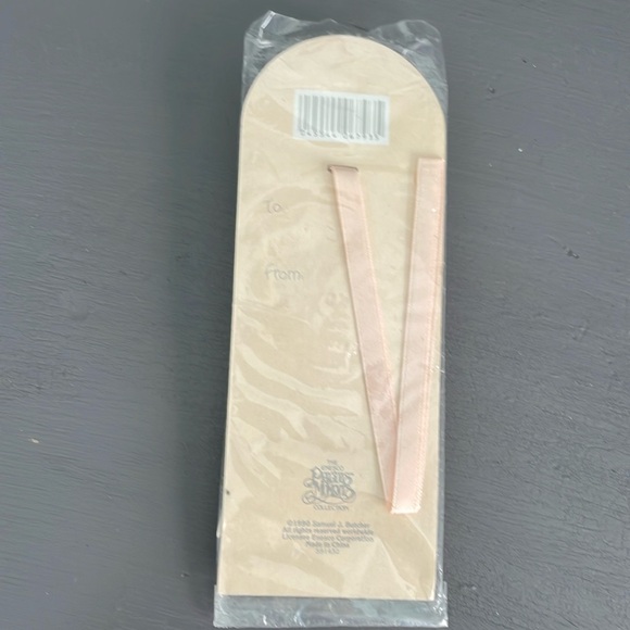 Enesco - Precious Moments pilgrim bookmark for November - Picture 2 of 6